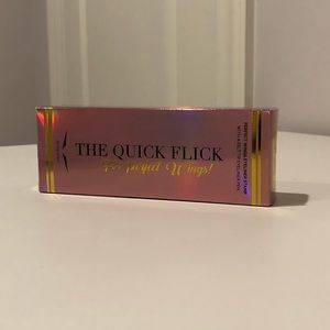 Quick Flick To the Point (Intense Black) Eyeliner